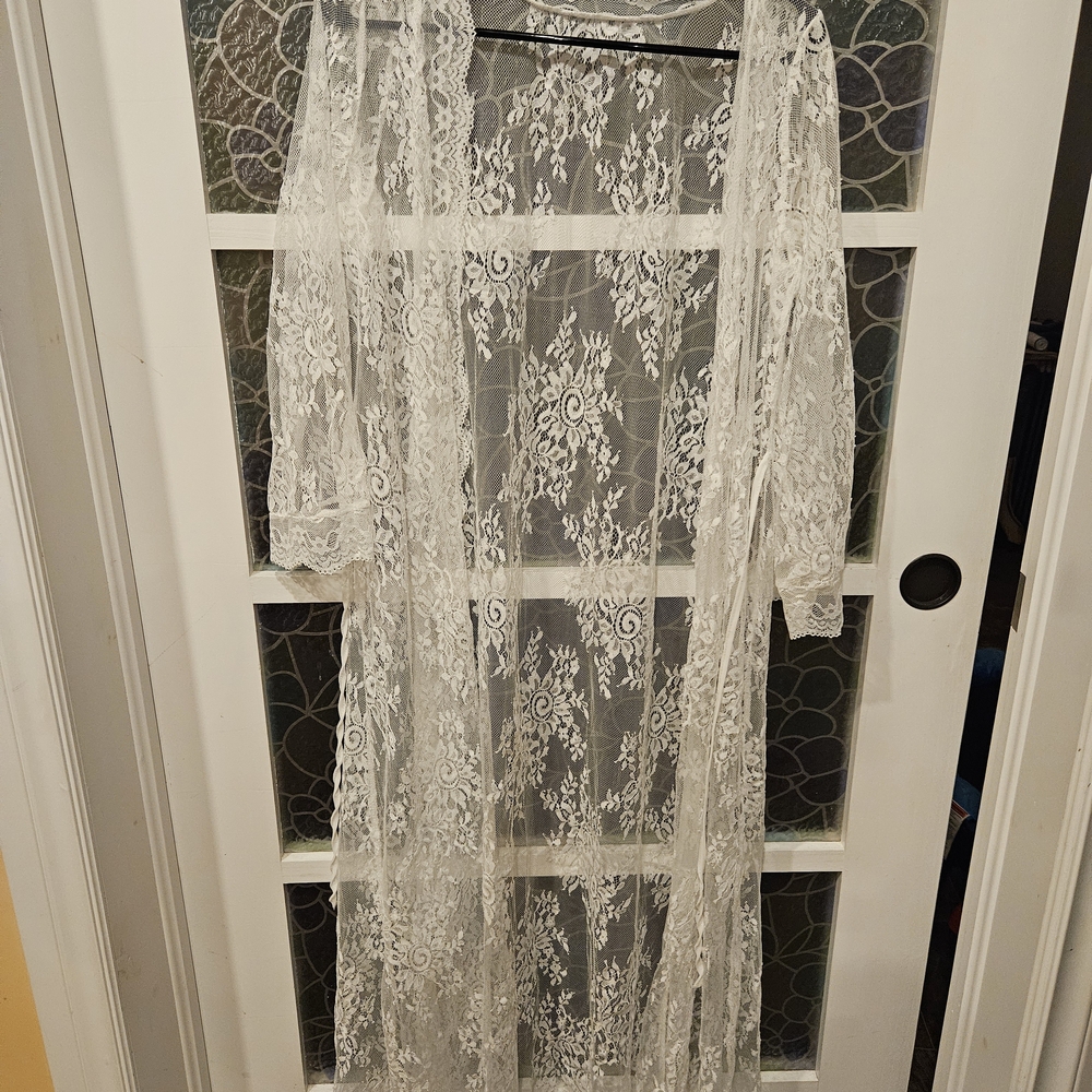 Elegant Lace Floor Length Robe